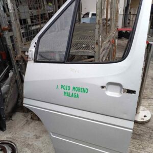 PUERTA DELANTERA IZQUIERDA 123821