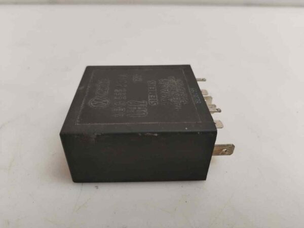 CAJA RELES / FUSIBLES 123174