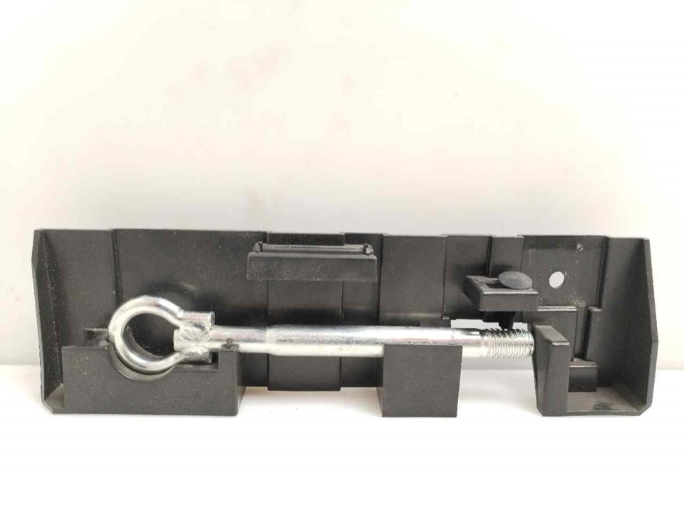 LLAVE RUEDA 123819