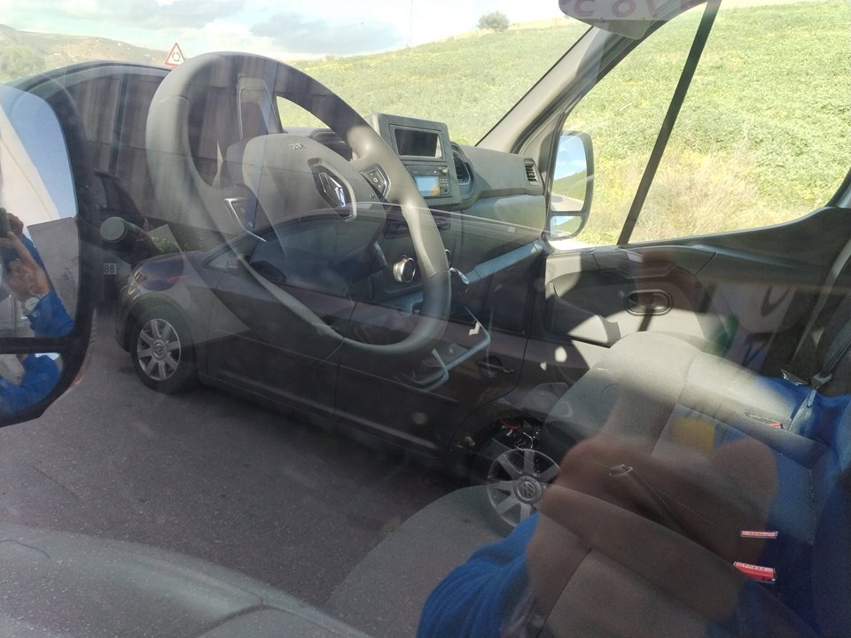 RENAULT MASTER III COMBI del 2024