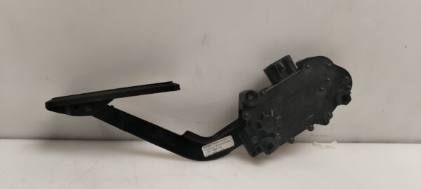 PEDAL ACELERADOR 124982