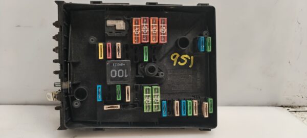 CAJA RELES / FUSIBLES 124958