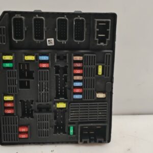 CAJA RELES / FUSIBLES 124963