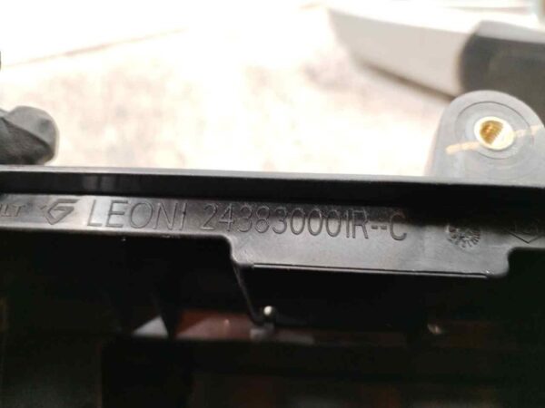 CAJA RELES / FUSIBLES 124611