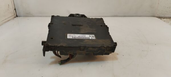 CAJA RELES / FUSIBLES 125006