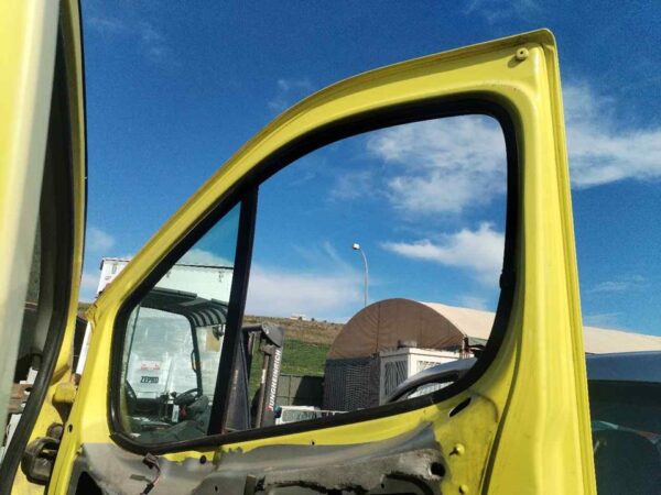PUERTA DELANTERA DERECHA 123850