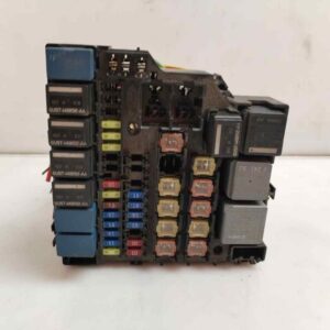 CAJA RELES / FUSIBLES 121392