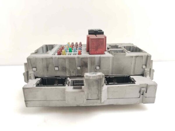 CAJA RELES / FUSIBLES 124324