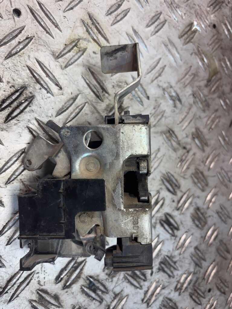 CERRADURA PUERTA DELANTERA DERECHA 124776