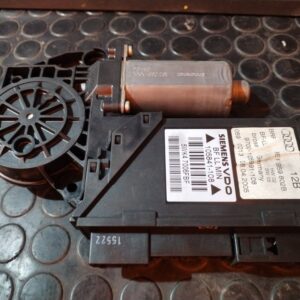 MOTOR ELEVALUNAS DELANTERO DERECHO 124524