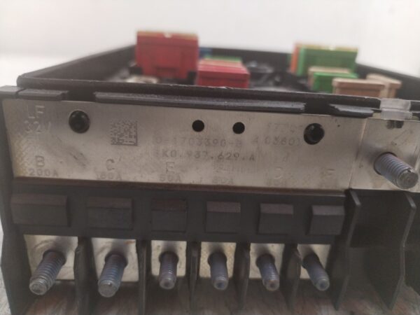 CAJA RELES / FUSIBLES 125301