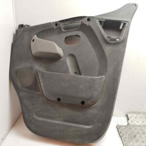 GUARNECIDO PUERTA DELANTERA DERECHA 124333