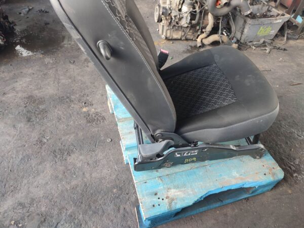 ASIENTO DELANTERO DERECHO 125854