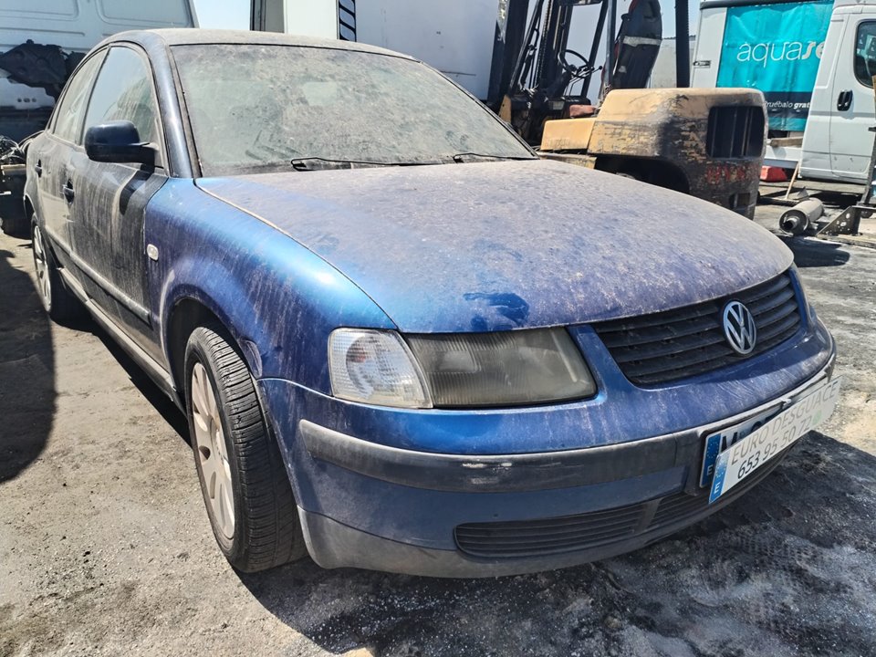 VOLKSWAGEN PASSAT BERLINA (3B2) del 1999