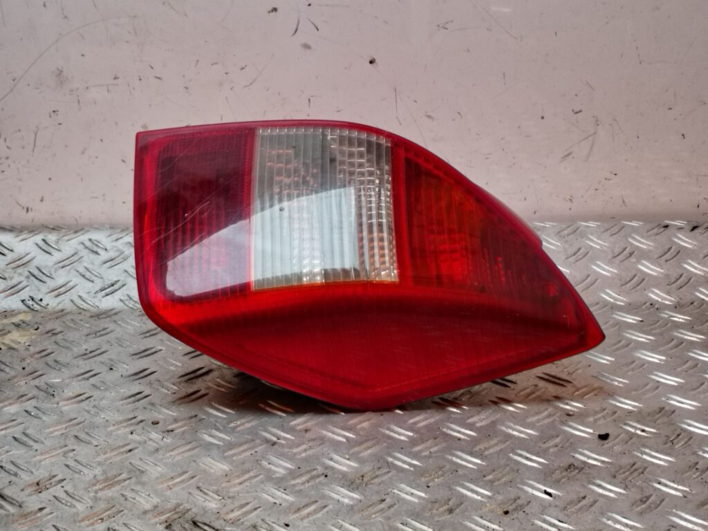 PILOTO TRASERO DERECHO 126162