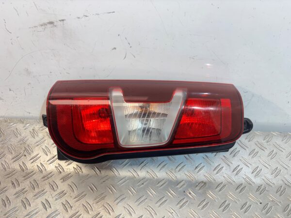 PILOTO TRASERO IZQUIERDO 125889