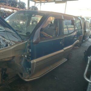 PUERTA DELANTERA IZQUIERDA 125943