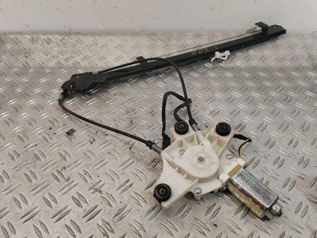 ELEVALUNAS DELANTERO IZQUIERDO 125900