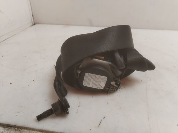 CINTURON SEGURIDAD DELANTERO DERECHO 125810