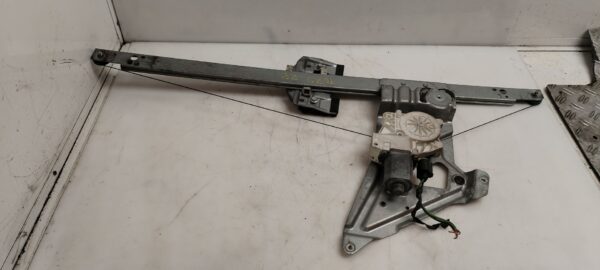 ELEVALUNAS DELANTERO IZQUIERDO 125492