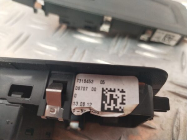 MANDO ELEVALUNAS DELANTERO IZQUIERDO 126203