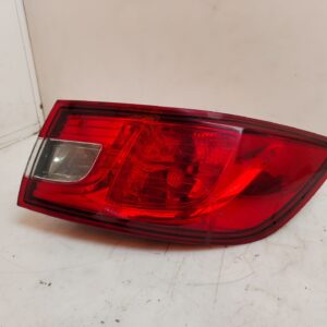 PILOTO TRASERO DERECHO 125761