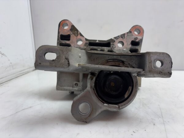 SOPORTE MOTOR IZQUIERDO 125640