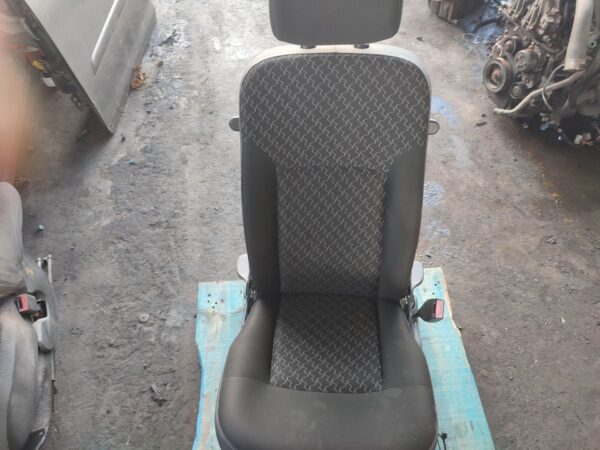 ASIENTO DELANTERO DERECHO 125854
