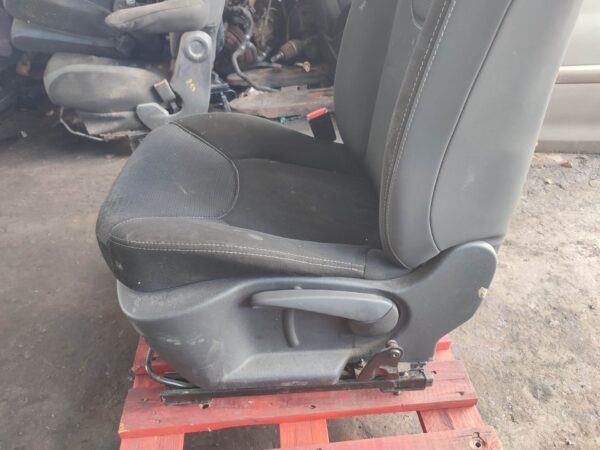ASIENTO DELANTERO IZQUIERDO 125851