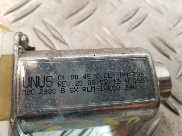 ELEVALUNAS DELANTERO IZQUIERDO 125900
