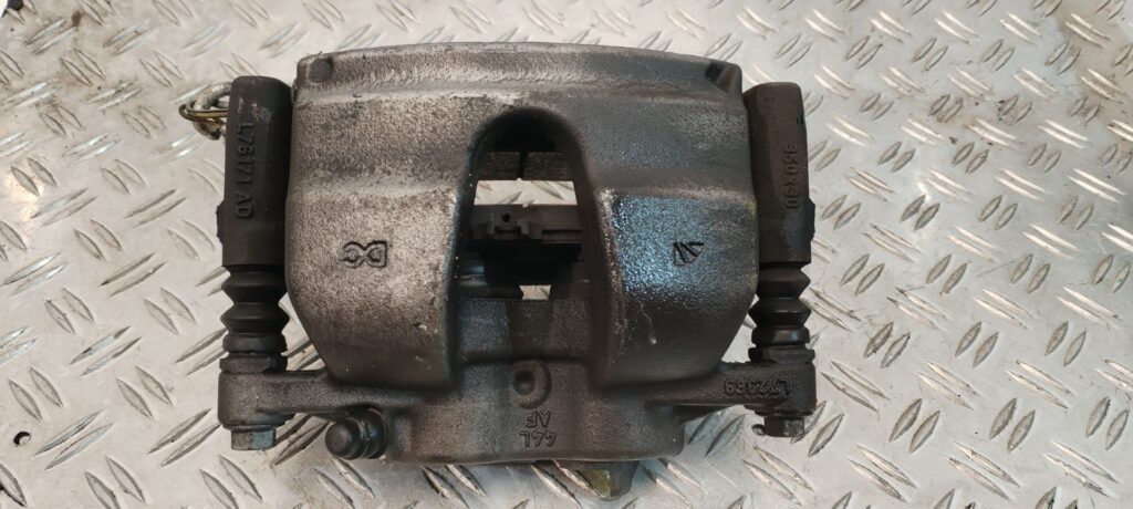 PINZA DE FRENO DELANTERA IZQUIERDA 125557