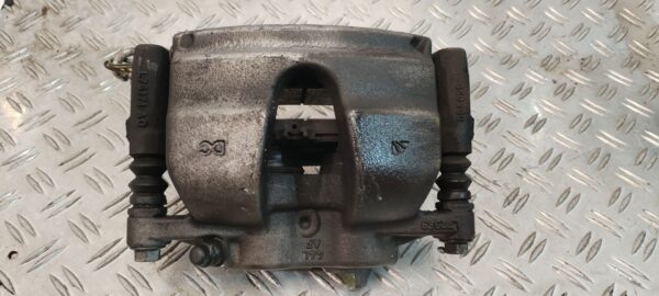 PINZA DE FRENO DELANTERA IZQUIERDA 125557