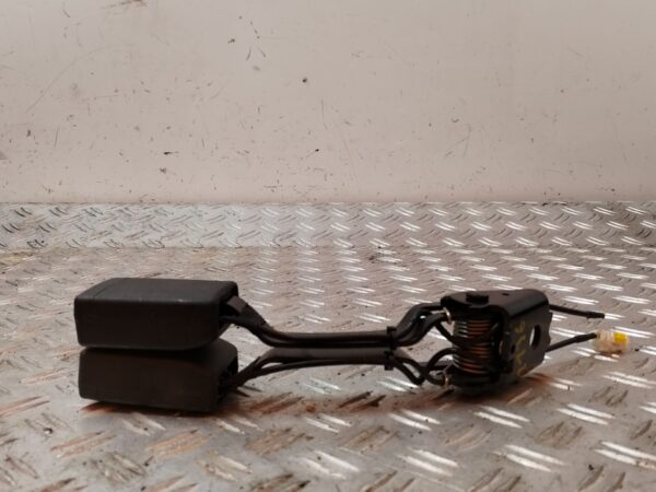 ENGANCHE CINTURON DELANTERO IZQUIERDO 126149