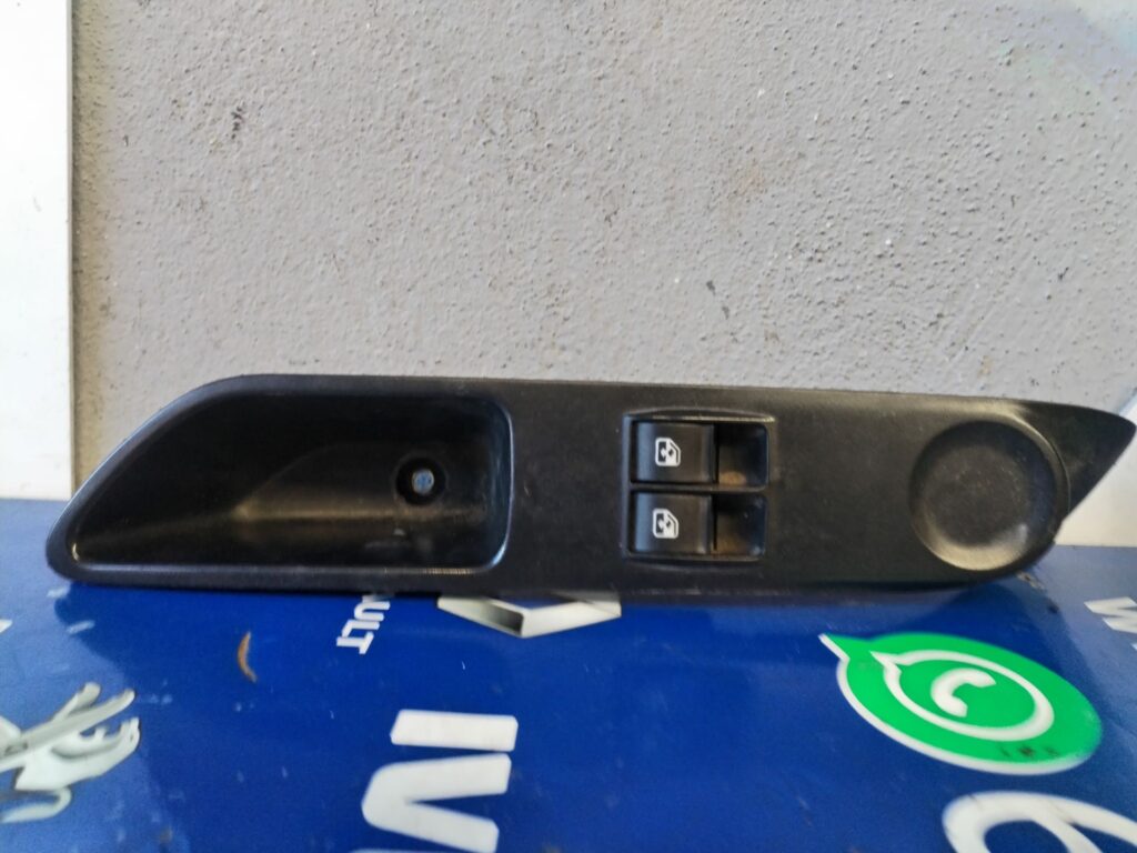 MANDO ELEVALUNAS DELANTERO IZQUIERDO 126244