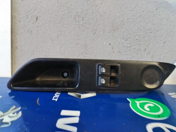 MANDO ELEVALUNAS DELANTERO IZQUIERDO 126244