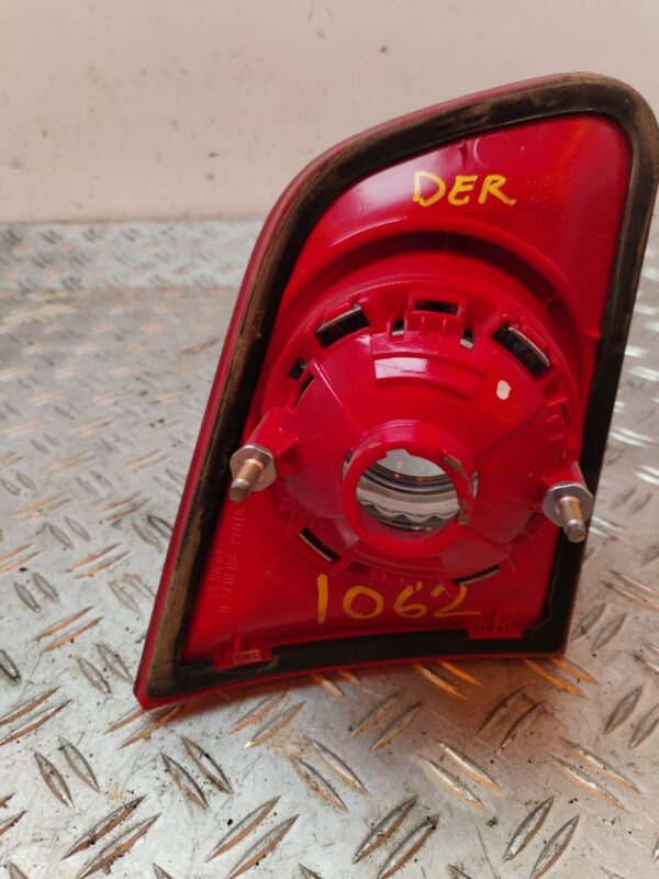PILOTO TRASERO DERECHO INTERIOR 126194