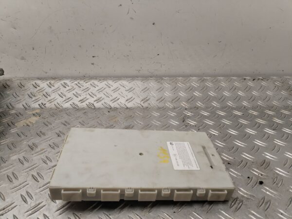 CAJA RELES / FUSIBLES 126137