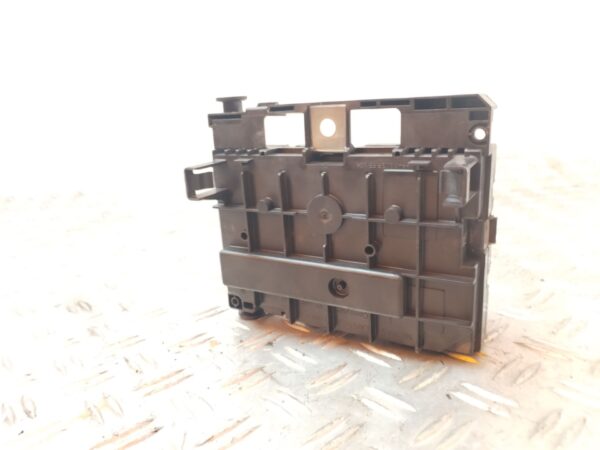 CAJA RELES / FUSIBLES 126083