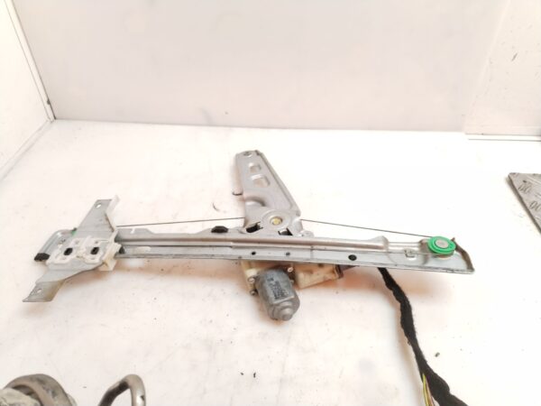 ELEVALUNAS DELANTERO IZQUIERDO 125231