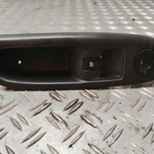 MANDO ELEVALUNAS DELANTERO DERECHO 126147