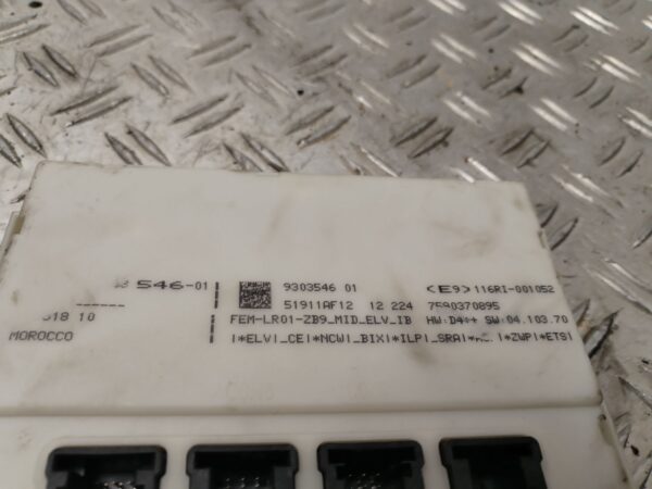 CAJA RELES / FUSIBLES 126137