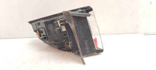 PILOTO TRASERO DERECHO 125609
