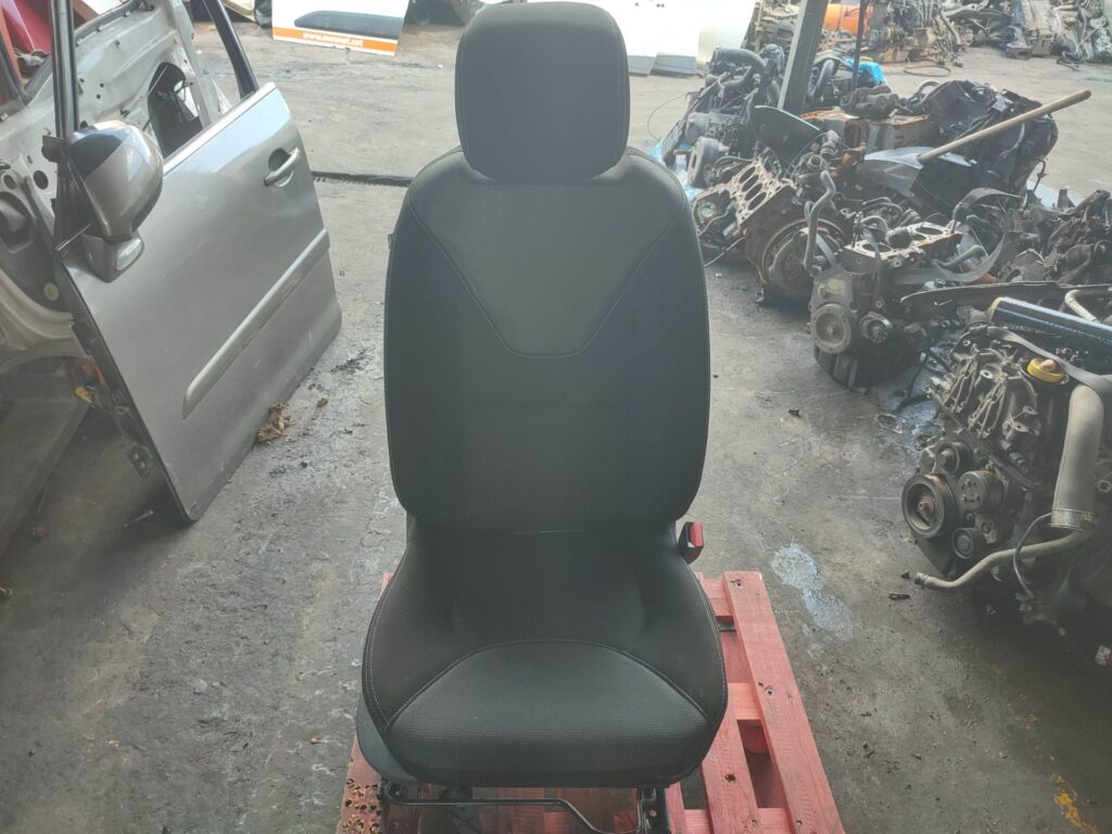 ASIENTO DELANTERO DERECHO 125850