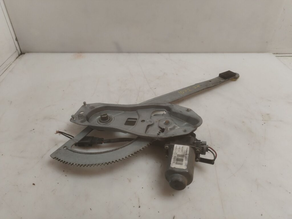 ELEVALUNAS DELANTERO IZQUIERDO 125808