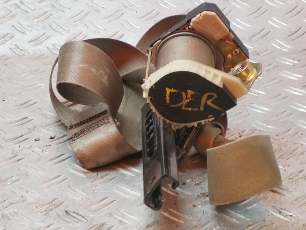CINTURON SEGURIDAD DELANTERO DERECHO 126280