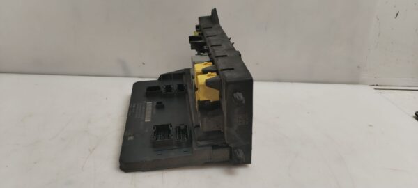 CAJA RELES / FUSIBLES 125473