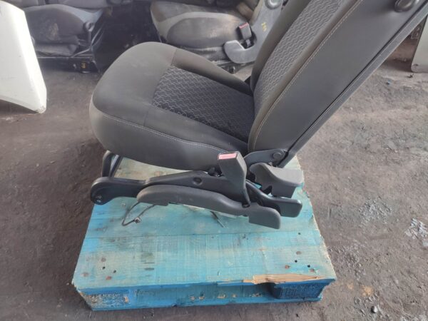 ASIENTO DELANTERO DERECHO 125854