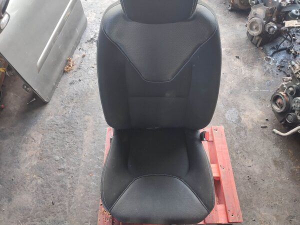 ASIENTO DELANTERO DERECHO 125850