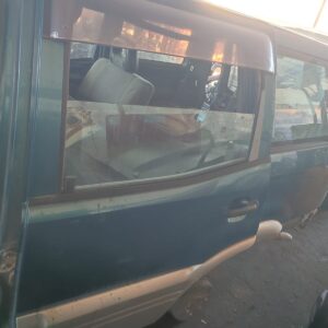 PUERTA TRASERA IZQUIERDA 125945