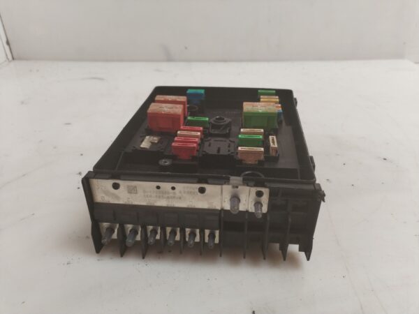 CAJA RELES / FUSIBLES 125301